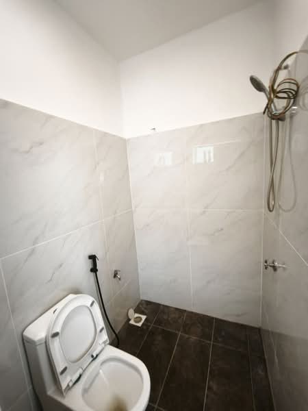 Rumah Teres untuk Dijual di Bandar Mahkota Cheras (Cheras) - Alvin Loh - Bathroom - PropertyGuru.com.my