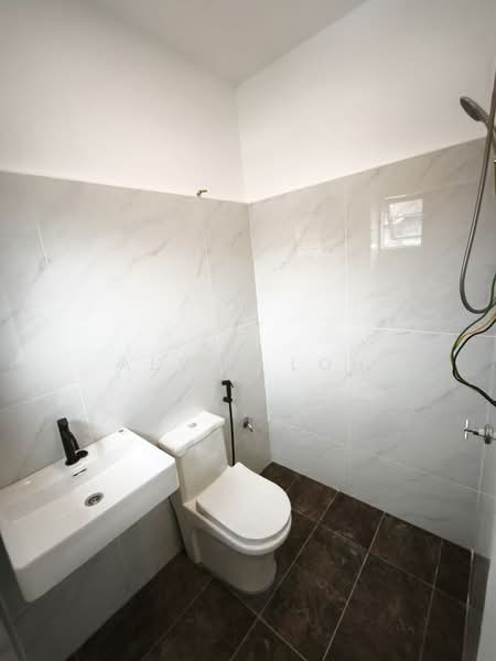 Rumah Teres untuk Dijual di Bandar Mahkota Cheras (Cheras) - Alvin Loh - Bathroom - PropertyGuru.com.my