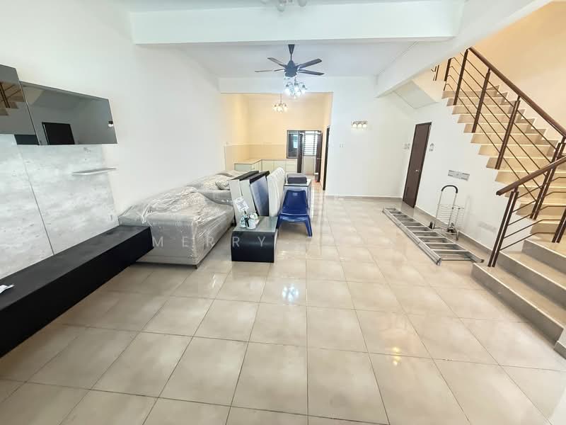 2-storey Terraced House for Rent in Taman Nusa Sentral (Iskandar Puteri (Nusajaya)) - Merry Chua - Living Room - PropertyGuru.com.my