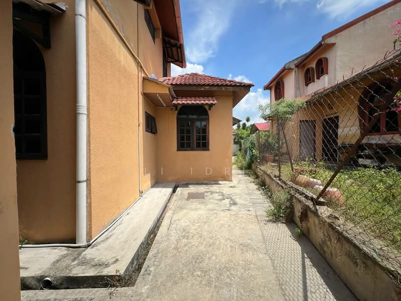 Rumah Banglo untuk Dijual di Seksyen 3 (Bangi) - Ali Idris - Exterior - PropertyGuru.com.my