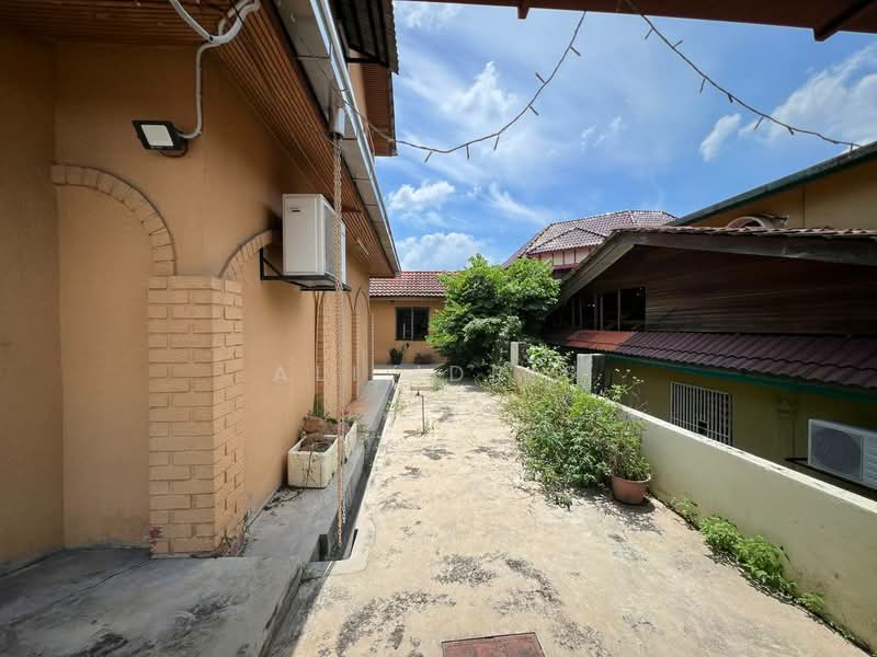 Rumah Banglo untuk Dijual di Seksyen 3 (Bangi) - Ali Idris - Exterior - PropertyGuru.com.my