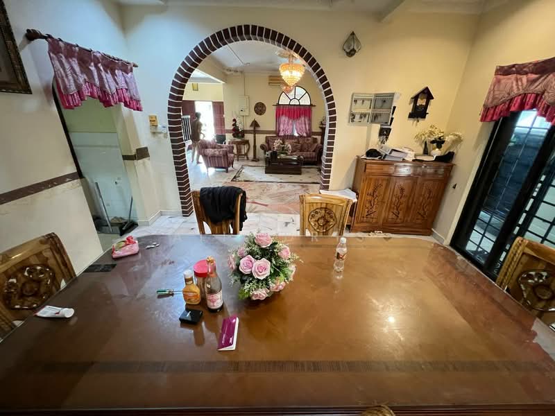 Rumah Banglo untuk Dijual di Seksyen 3 (Bangi) - Ali Idris - Dining Room - PropertyGuru.com.my