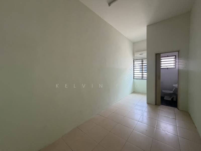 1-storey Terraced House for Sale in Kampar Putra (Kampar) - Kelvin Foo - Bathroom - PropertyGuru.com.my