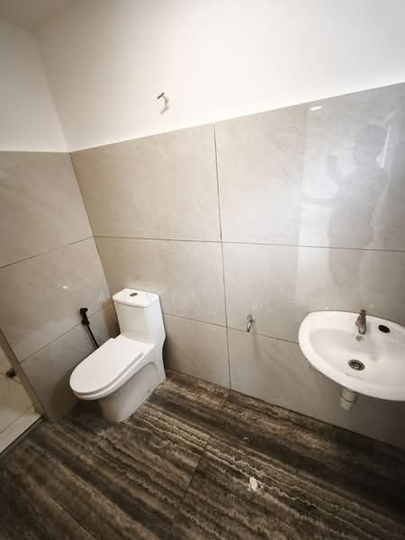 Rumah Teres untuk Dijual di Bandar Mahkota Cheras (Cheras) - Alvin Loh - Bathroom - PropertyGuru.com.my