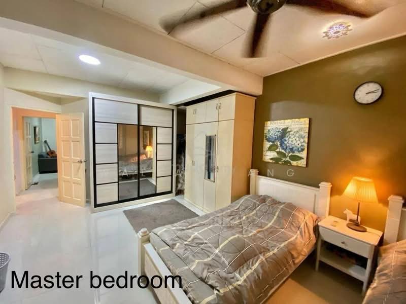2.5-storey Terraced House for Sale in Saleng (Senai) - Wallace Ang - Master Bedroom - PropertyGuru.com.my