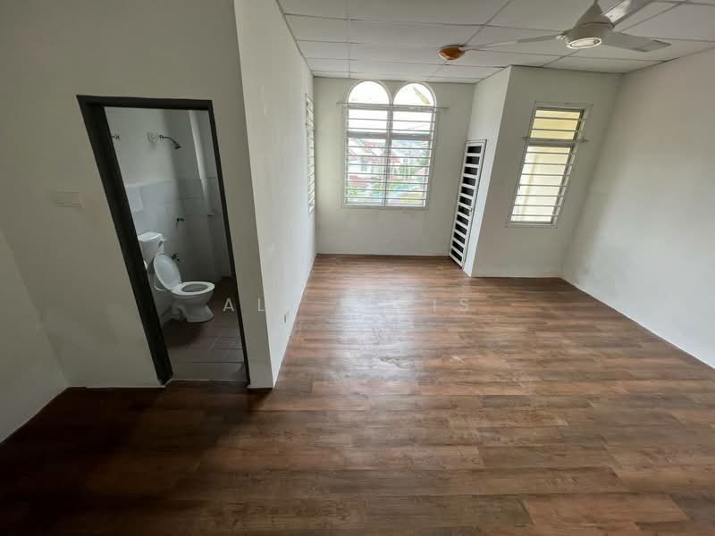 Rumah Teres 2.5 Tingkat untuk Dijual di Taman Salak Perdana (Dengkil) - Ali Idris - Bathroom - PropertyGuru.com.my
