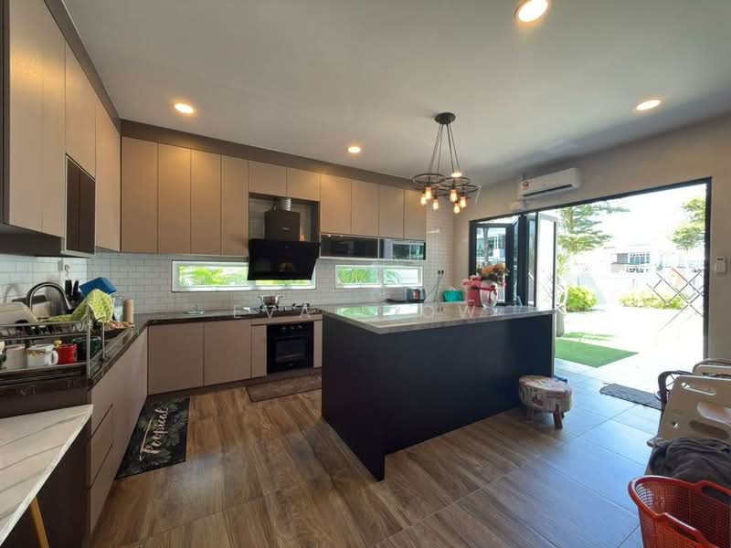 Rumah Kluster untuk Dijual di Mutiara Rini (Skudai) - Eva Siow - Kitchen - PropertyGuru.com.my