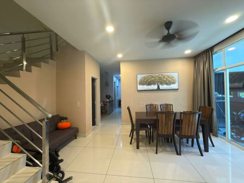 Rumah Kluster untuk Dijual di Mutiara Rini (Skudai) - Eva Siow - Dining Room - PropertyGuru.com.my