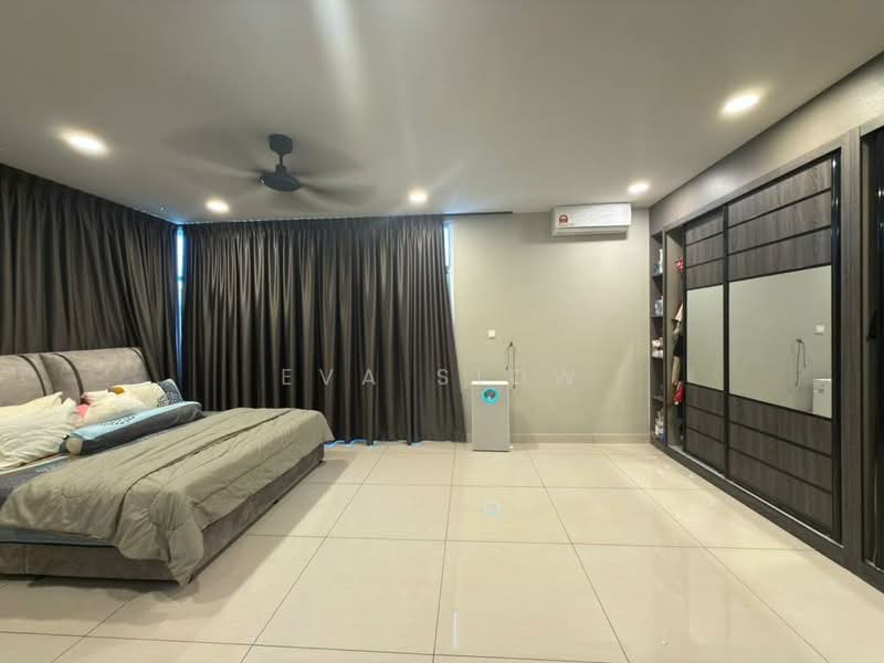 Rumah Kluster untuk Dijual di Mutiara Rini (Skudai) - Eva Siow - Master Bedroom - PropertyGuru.com.my