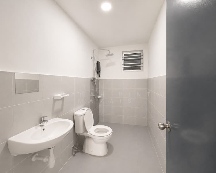 Apartment for Sale at Kita Impian @ Cybersouth - Aishah binti Marais - Bathroom - PropertyGuru.com.my