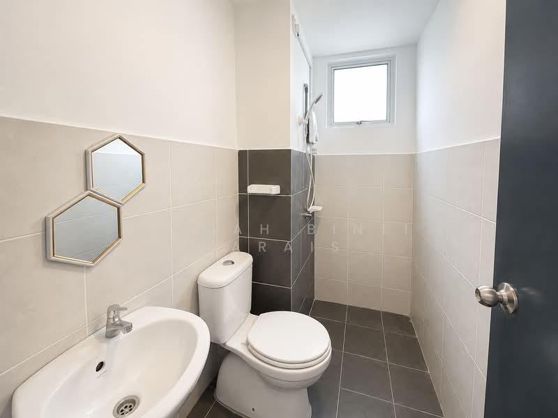Apartment for Rent at Kita Ria @ Cybersouth - Aishah binti Marais - Bathroom - PropertyGuru.com.my