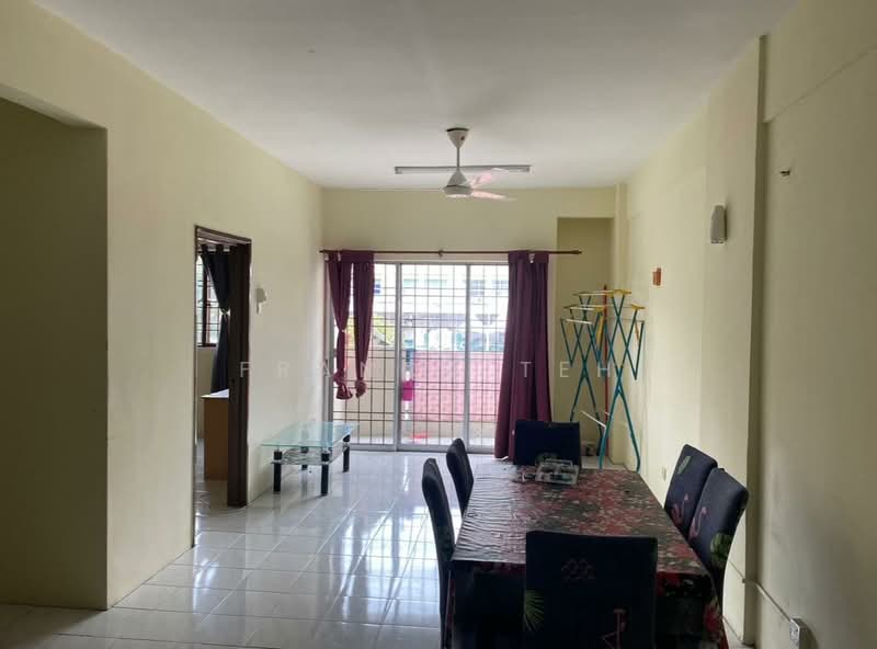 Pangsapuri untuk Dijual di Pandan Court - Franca Teh - Living Room - PropertyGuru.com.my
