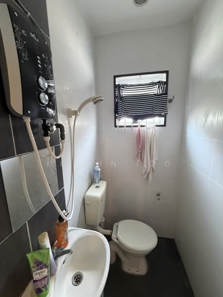 Rumah Teres 1 Tingkat untuk Dijual di Kampar Putra (Kampar) - Kelvin Foo - Bathroom - PropertyGuru.com.my