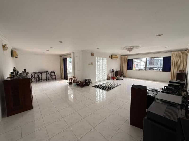 Rumah Banglo untuk Dijual di Taman Danau Desa (Taman Desa) - Lucas Chan - Living Room - PropertyGuru.com.my