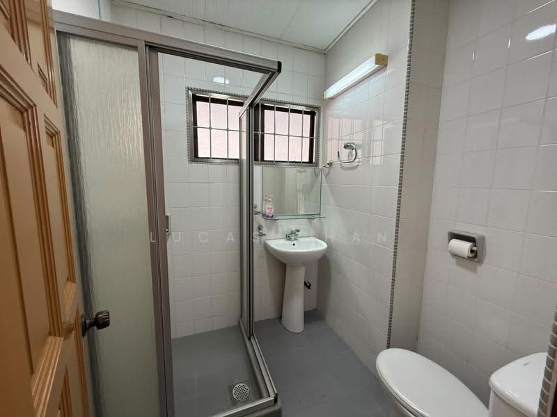 Rumah Banglo untuk Dijual di Taman Danau Desa (Taman Desa) - Lucas Chan - Bathroom - PropertyGuru.com.my