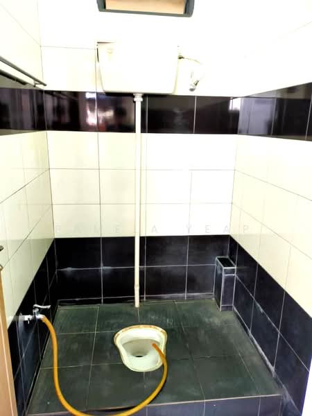 Gudang untuk Disewa di Batu Maung (Penang) - Pamela Yeap - Bathroom - PropertyGuru.com.my