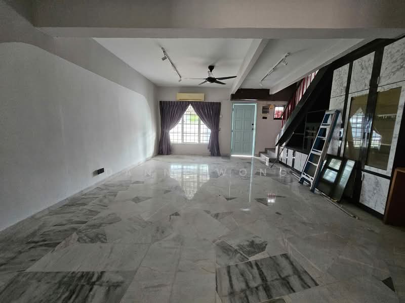2-storey Terraced House for Sale in Bandar Country Homes (Rawang) - Danny Wong - Living Room - PropertyGuru.com.my