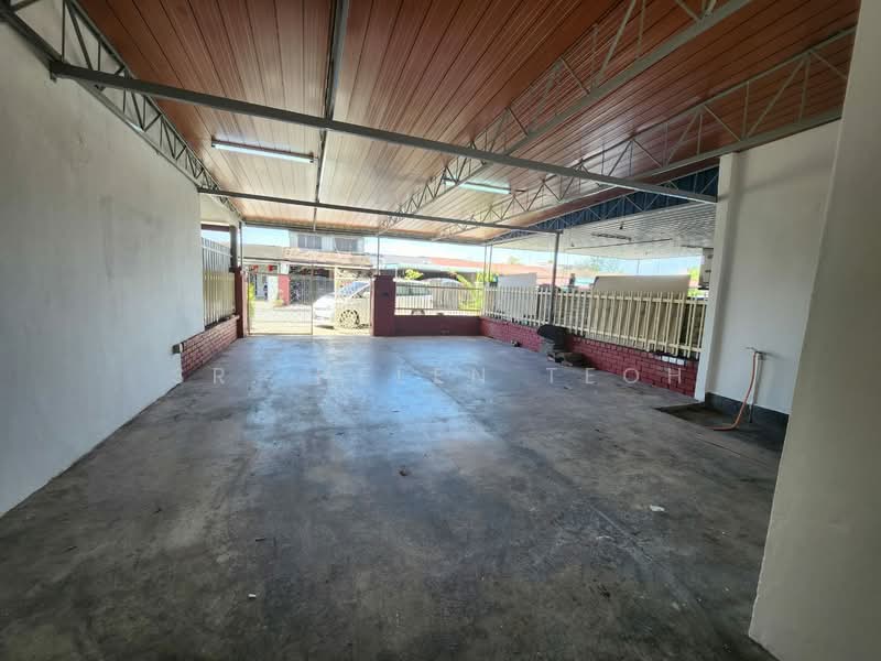 Rumah Teres 1 Tingkat untuk Disewa di Mak Mandin (Butterworth) - Sr. Helen Teoh - Car Park - PropertyGuru.com.my