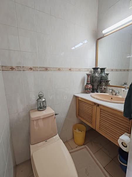 Kondominium untuk Dijual di Mont Kiara Pines - David Lai - Bathroom - PropertyGuru.com.my