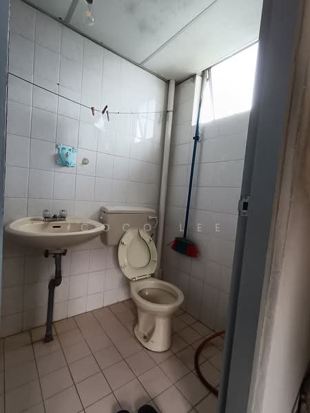 Flat for Rent at Taman Tringkap Puncak - Coco Lee - Bathroom - PropertyGuru.com.my