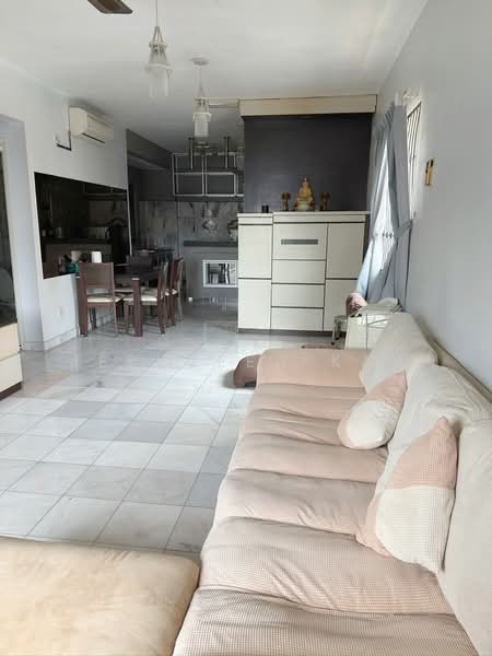 Pangsapuri untuk Dijual di Citrine Tower (Ria) - JeehJeeh Kaw - Living Room - PropertyGuru.com.my