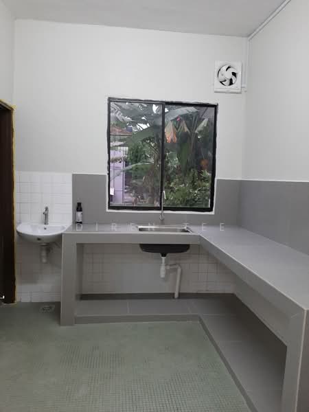2-storey Terraced House for Rent in Taman Sri Rampai (Wangsa Maju) - Diren Tee - Kitchen - PropertyGuru.com.my