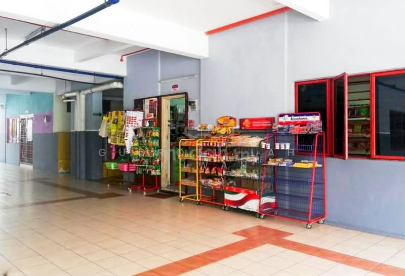 Pangsapuri untuk Dijual di Pangsapuri Permai Putera - Gudrotullah Ikhwan - Exterior - PropertyGuru.com.my