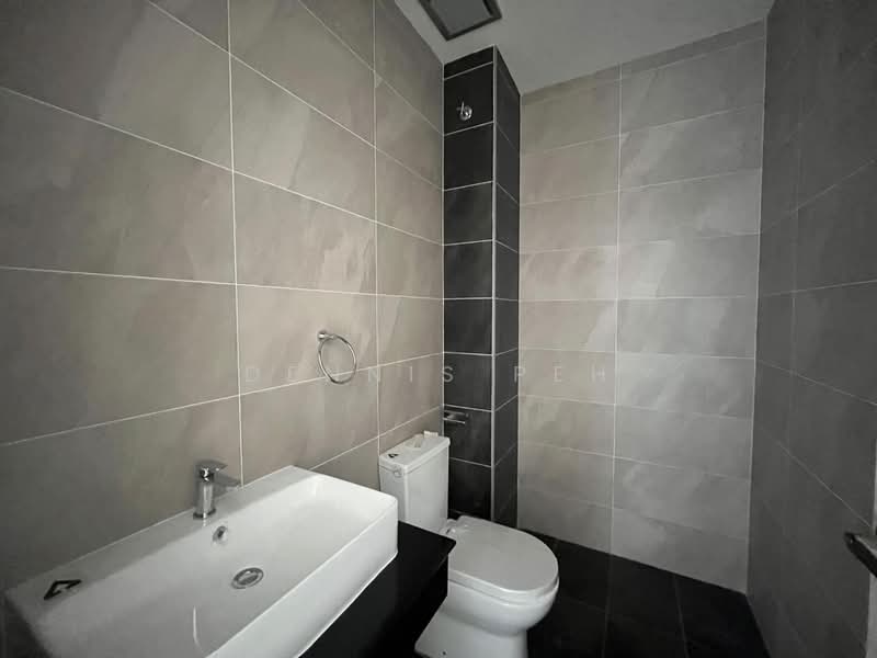 Semi-Detached House for Sale in Taman Sutera Utama (Skudai) - Dennis Peh - Bathroom - PropertyGuru.com.my
