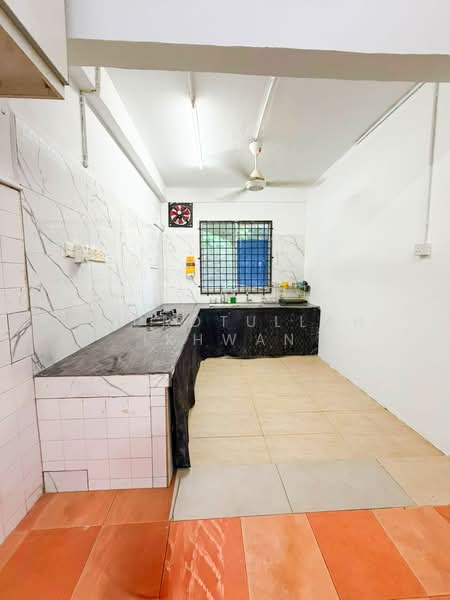 2-storey Terraced House for Sale in Ampang (Kuala Lumpur) - Gudrotullah Ikhwan - Kitchen - PropertyGuru.com.my