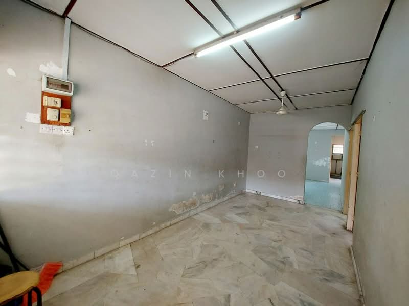 1-storey Terraced House for Sale in Taman Mewah (Ipoh) - Qazin Khoo - Living Room - PropertyGuru.com.my