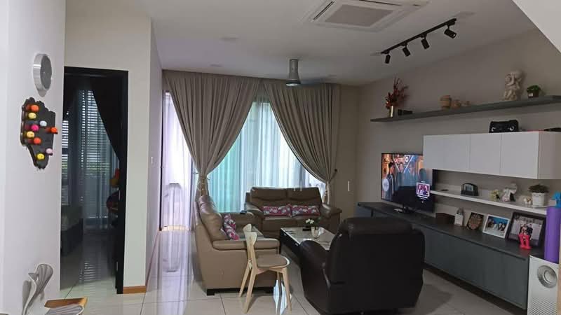 Rumah Teres 2 Tingkat untuk Dijual di Senibong (Permas Jaya) - Kok Hui - Living Room - PropertyGuru.com.my