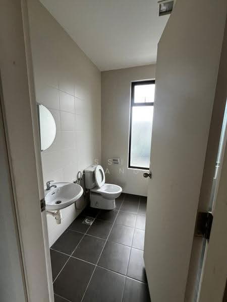 3-storey Terraced House for Sale in Valencia (Sungai Buloh) - Jessica Liang - PropertyGuru.com.my