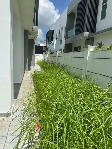 Cluster House for Sale in Skudai (Johor) - Dennis Peh - Exterior - PropertyGuru.com.my
