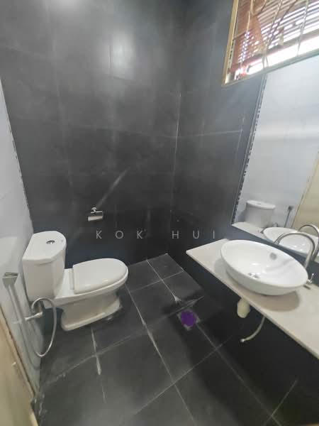 Cluster House for Sale in Taman Adda Heights (Tebrau) - Kok Hui - Bathroom - PropertyGuru.com.my