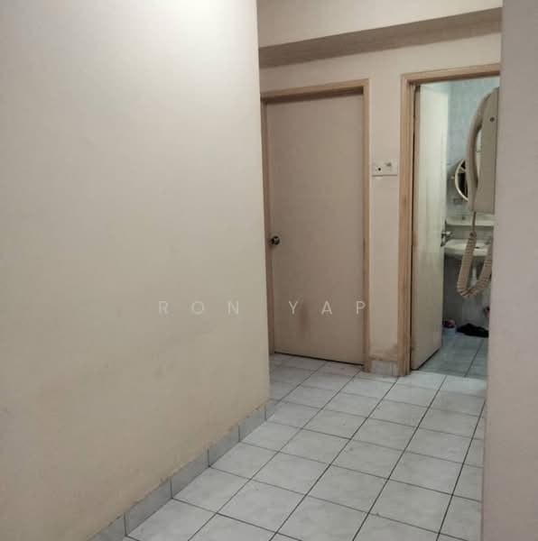 Kondominium untuk Dijual di Villa Angsana - Ron Yap - Corridor - PropertyGuru.com.my