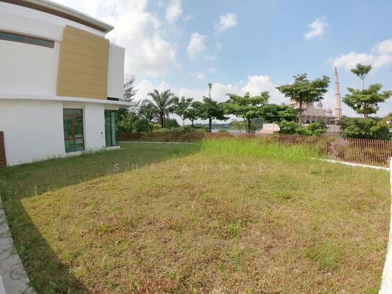 Semi-Detached House for Sale in Presint 8 (Putrajaya) - Sue Ahmad - Exterior - PropertyGuru.com.my