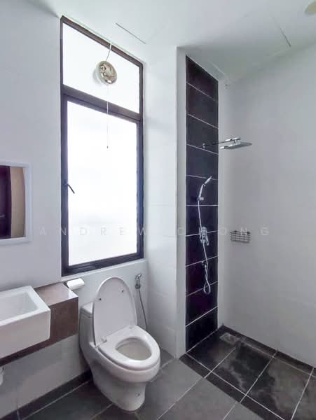 Kondominium untuk Disewa di Logan Residency (Logan Mansion) - Andrew Chong - Bathroom - PropertyGuru.com.my