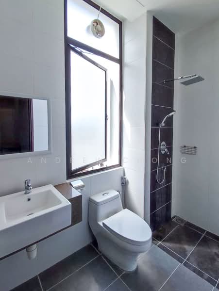 Kondominium untuk Disewa di Logan Residency (Logan Mansion) - Andrew Chong - Bathroom - PropertyGuru.com.my
