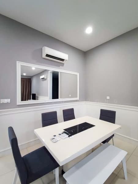 Kondominium untuk Disewa di Logan Residency (Logan Mansion) - Andrew Chong - Dining Room - PropertyGuru.com.my
