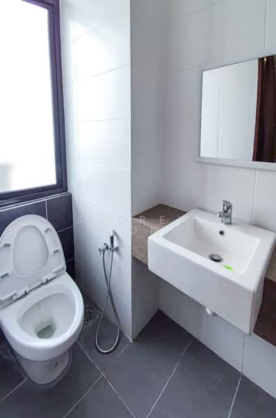 Kondominium untuk Disewa di Logan Residency (Logan Mansion) - Andrew Chong - Bathroom - PropertyGuru.com.my