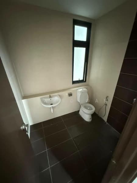 Service Residence for Sale at 8Scape Residence @ Sutera - Edward Gan - Bathroom - PropertyGuru.com.my