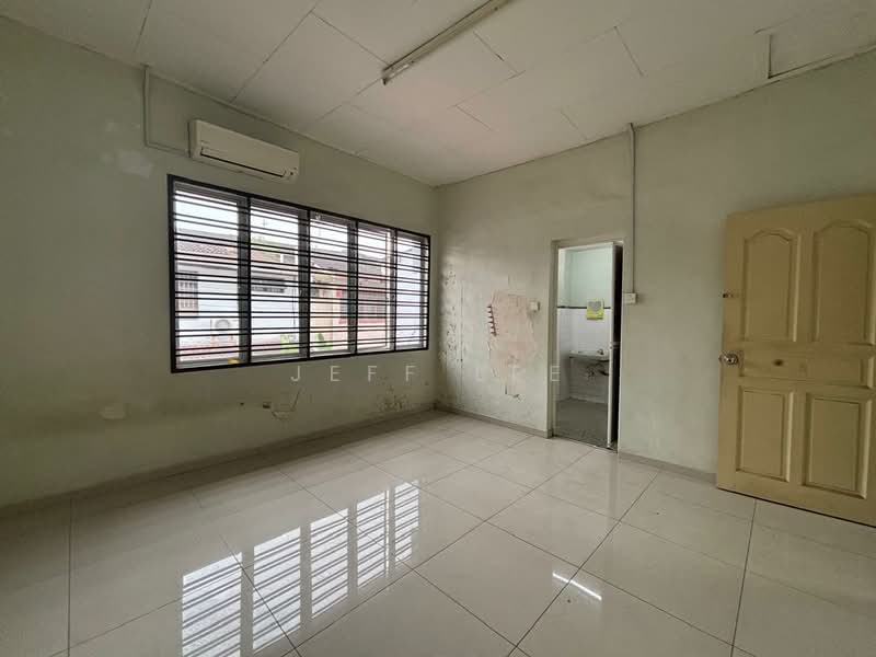 2-storey Terraced House for Sale in Taman Pelangi (Johor Bahru) - Jeff Lee - PropertyGuru.com.my