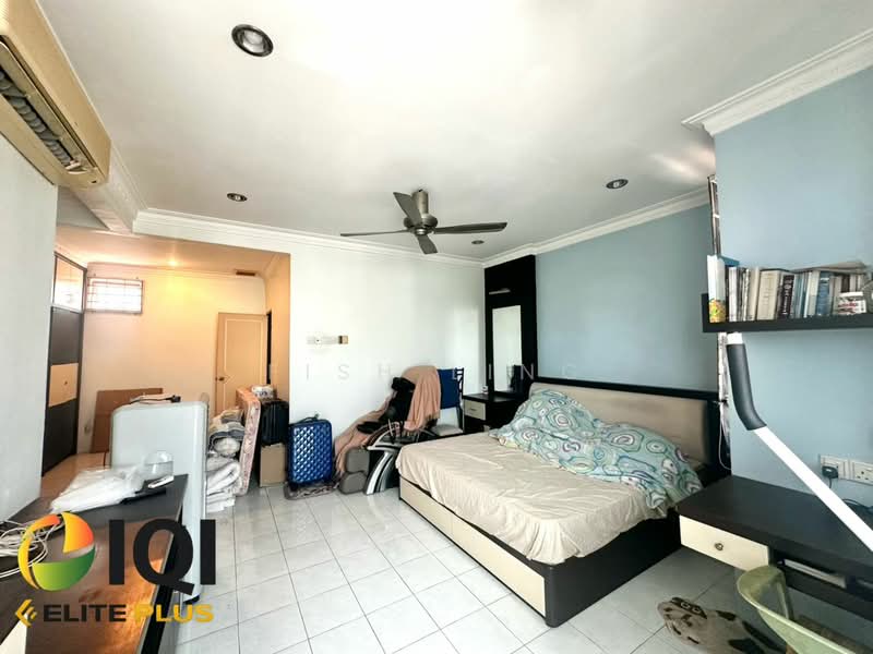 2.5-storey Terraced House for Sale in Taman Sutera (Perai) - Fish Ling - Bedroom - PropertyGuru.com.my