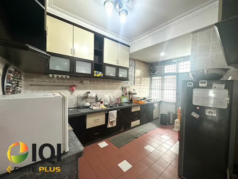 2.5-storey Terraced House for Sale in Taman Sutera (Perai) - Fish Ling - Kitchen - PropertyGuru.com.my