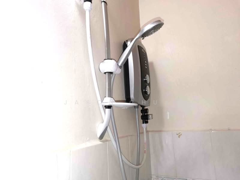 Rumah Teres 2 Tingkat untuk Disewa di Taman Setia Indah (Tebrau) - Jason Chua - Bathroom - PropertyGuru.com.my