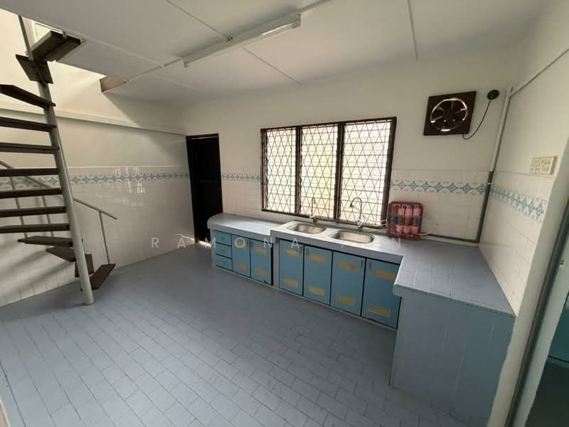 Rumah Teres 1 Tingkat untuk Dijual di Taman Malim Jaya (Bachang) - Ramona Tan - Kitchen - PropertyGuru.com.my