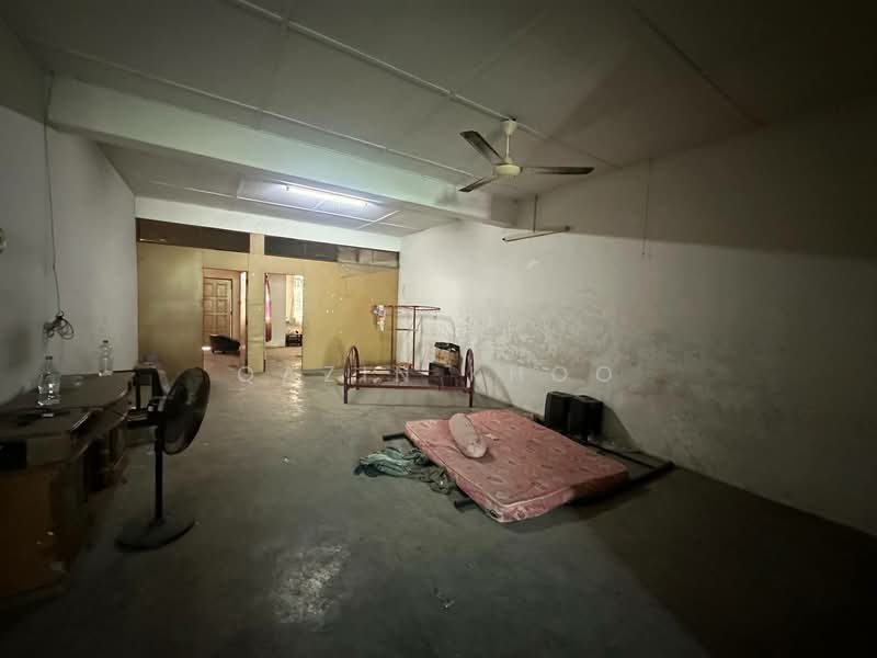 Kedai untuk Disewa di Taman Menglembu Timur (Menglembu) - Qazin Khoo - Living Room - PropertyGuru.com.my