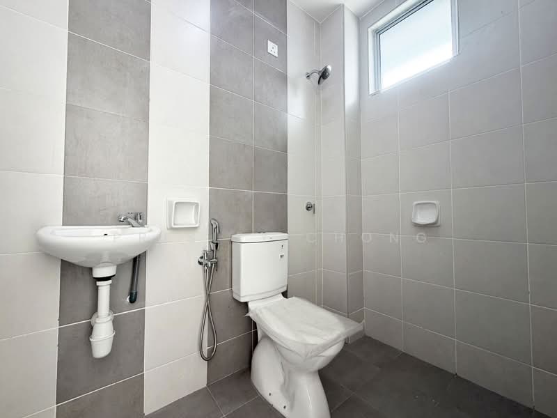 Rumah Teres 2 Tingkat untuk Dijual di Kampar (Perak) - Presley Chong - Master Bathroom - PropertyGuru.com.my