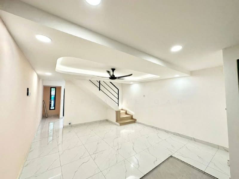 Rumah Teres 2 Tingkat untuk Dijual di Taman Megah Ria (Masai) - Stephanie Gan - Living Room - PropertyGuru.com.my