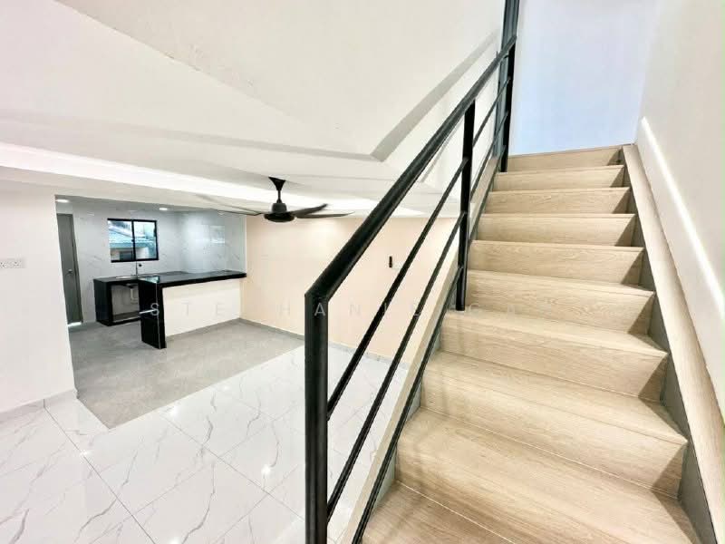 Rumah Teres 2 Tingkat untuk Dijual di Taman Megah Ria (Masai) - Stephanie Gan - Kitchen - PropertyGuru.com.my